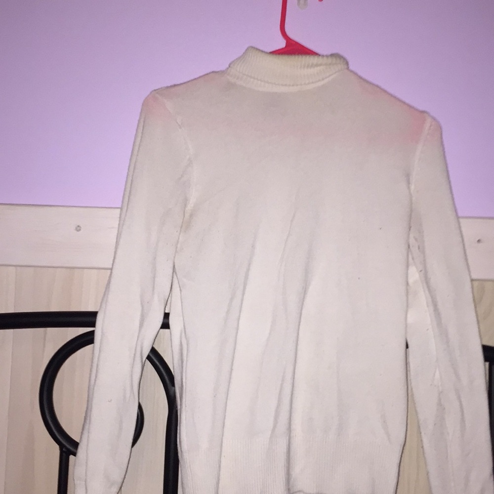 Off white turtle neck